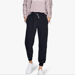 Awesome 𝅺Under Armour Women's Athlete Recovery Material Woven Jogger Pants! NWT